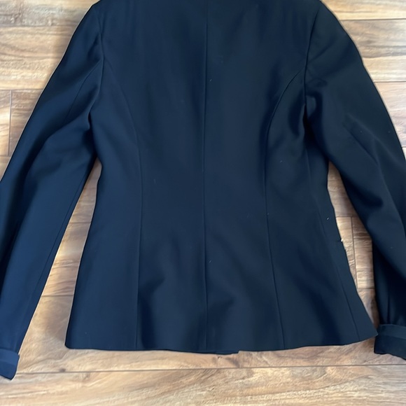 Imported Italian wool blazer with silk covered buttons &trim - Picture 4 of 5